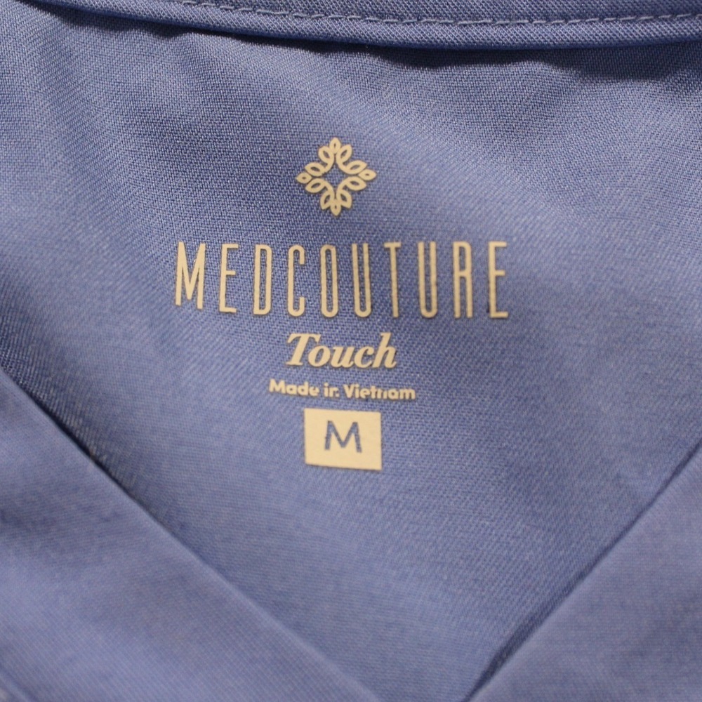 MedCouture Touch Scrub Top V-Neck‎ Short Sleeve Medical Uniform Blue Size M - Picture 2 of 8
